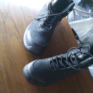 New Balance Black Leather Boots Sturdy Ankle-Height